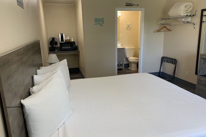 Room 3 of 136