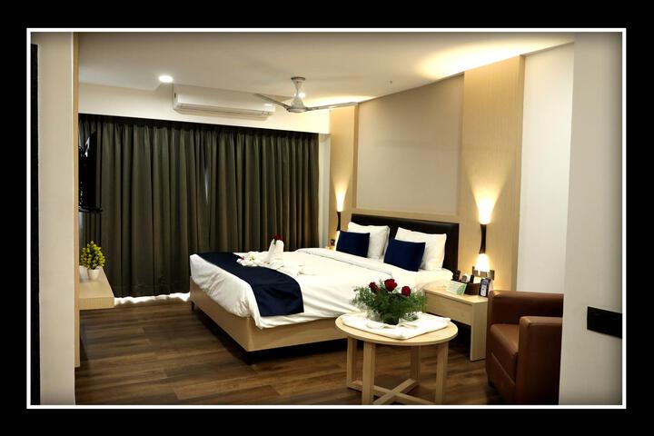 Room 6 of 10