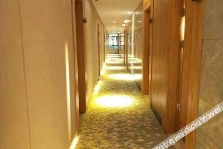 Hotel Interior 9 of 33