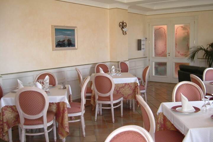Dining Photos