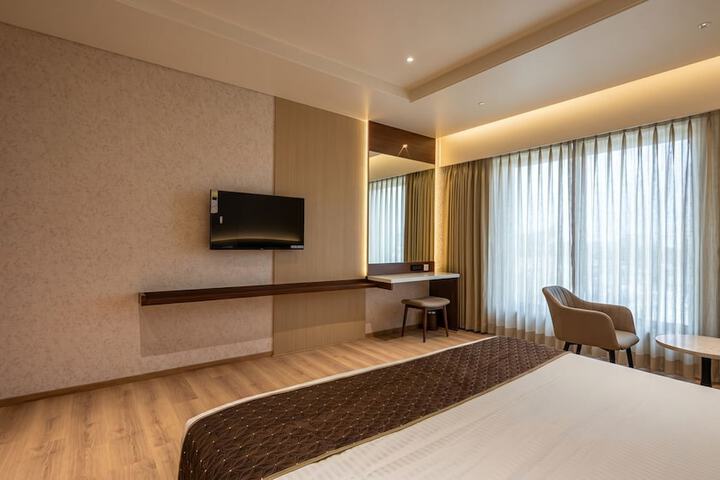 Room 26 of 50