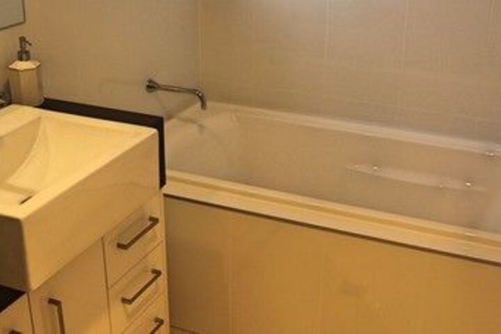 Room 9 of 46
