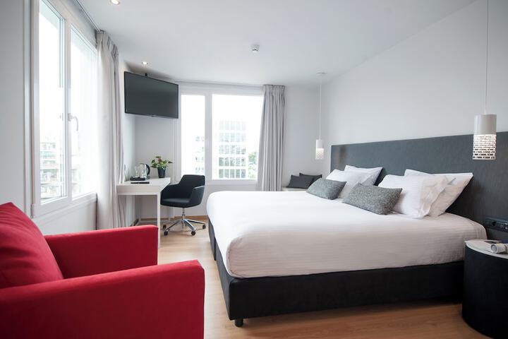 Room 14 of 37