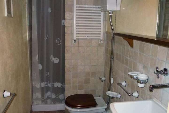 Room 19 of 53