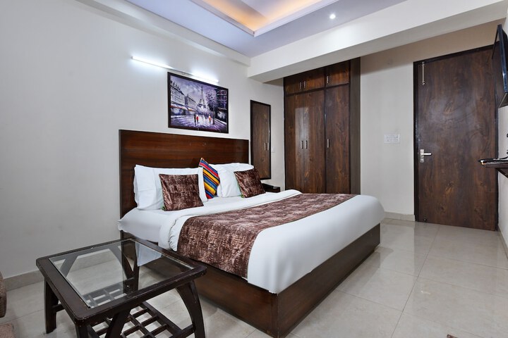 Room 12 of 38