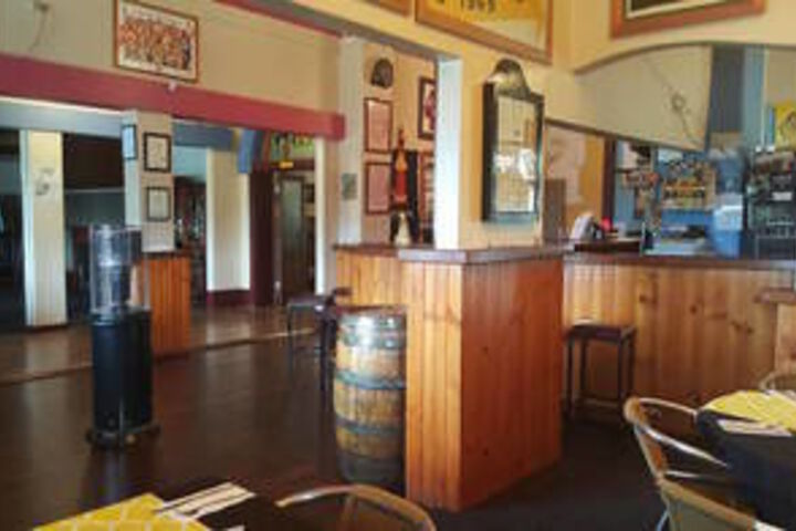 Lounge 18 of 18