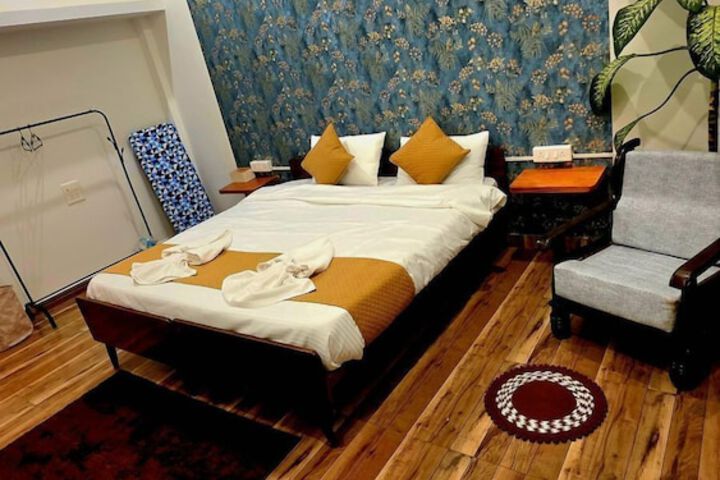 Room 6 of 26