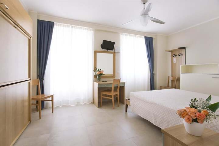 Room 6 of 22