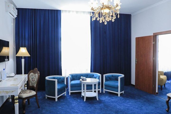 Room 17 of 36