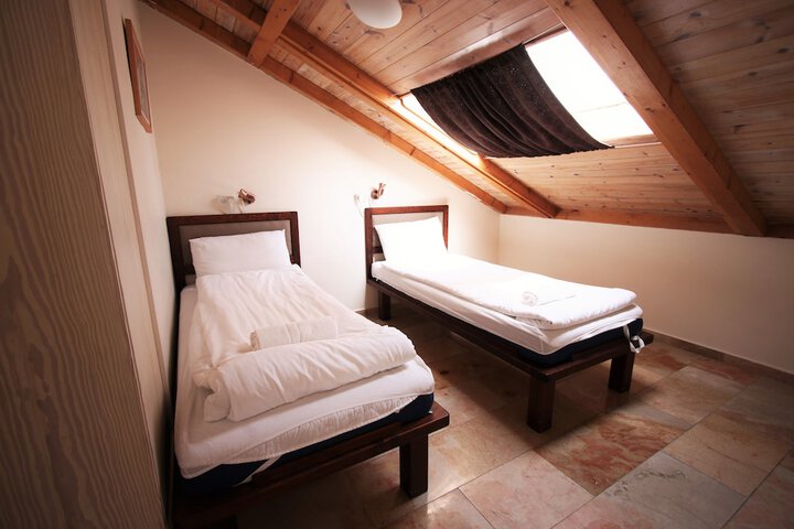 Room 7 of 47
