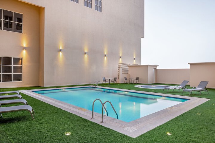 Pool 31 of 41