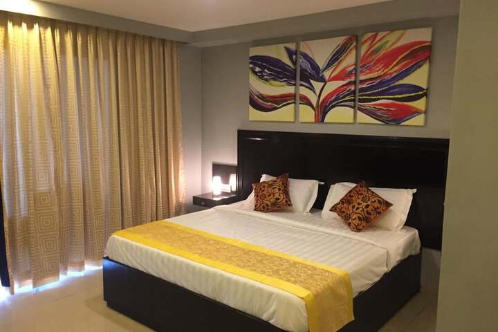 Room 3 of 21