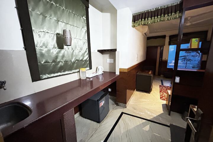 Room 28 of 75