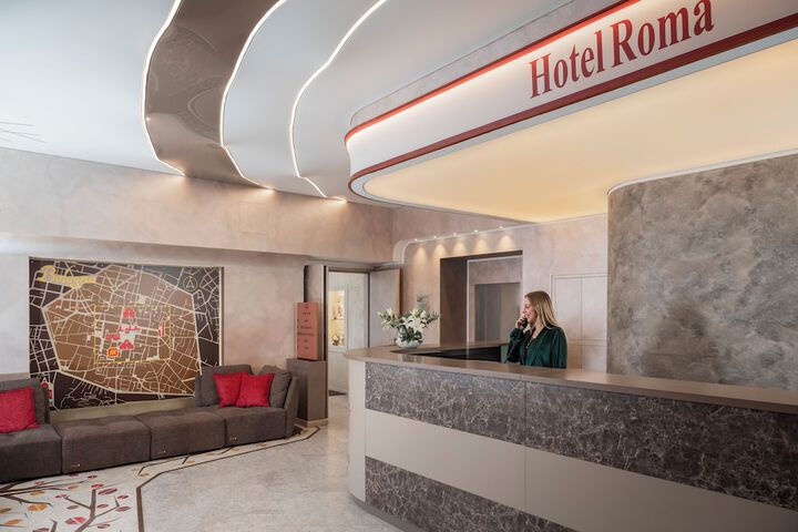 Hotel Interior 4 of 118
