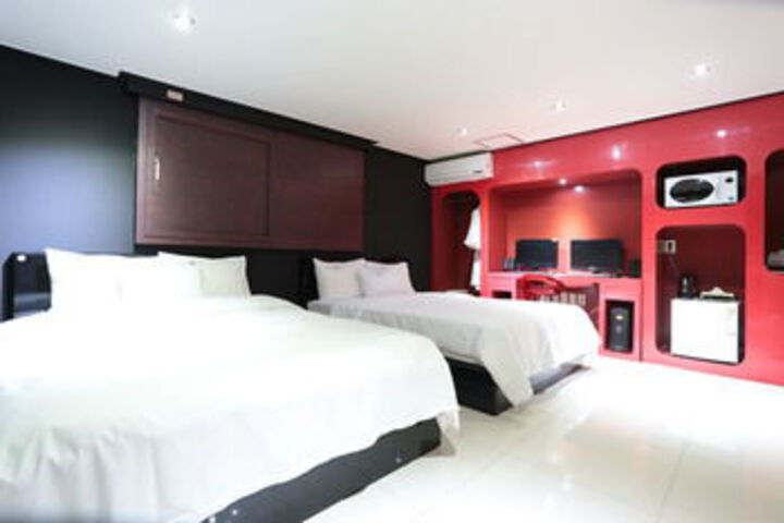 Room 19 of 78