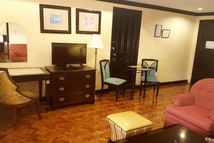 Room 27 of 47