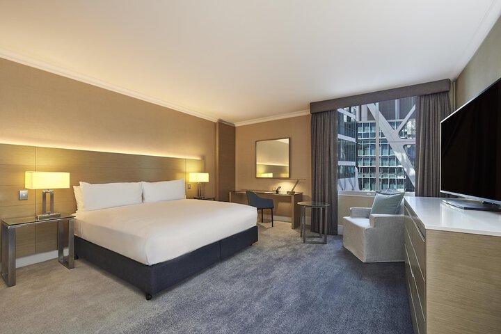 Room 15 of 106