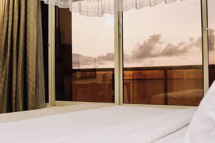 Room 17 of 42