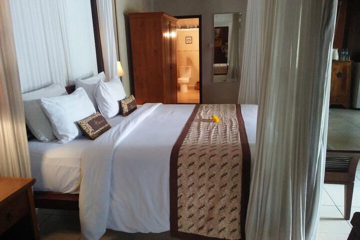 Room 19 of 119