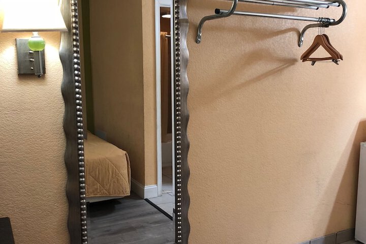 Renovated Standard King Bed (10 of 21)