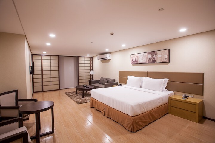 Room 20 of 63