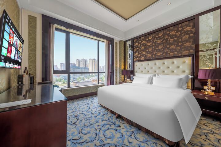 Room 16 of 28