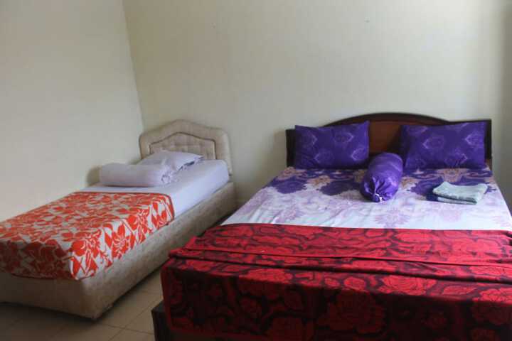 Room 5 of 9