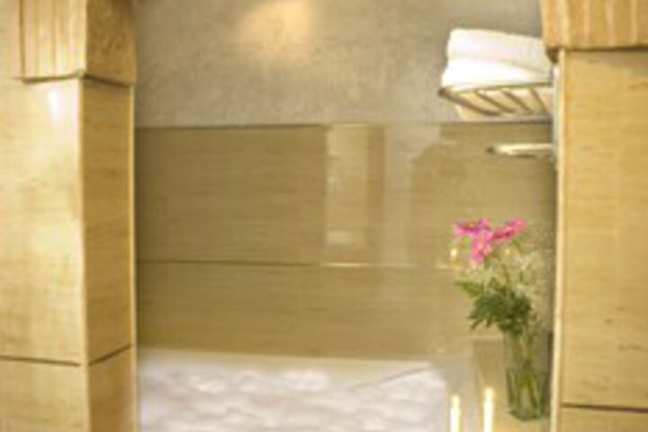 Room 4 of 27