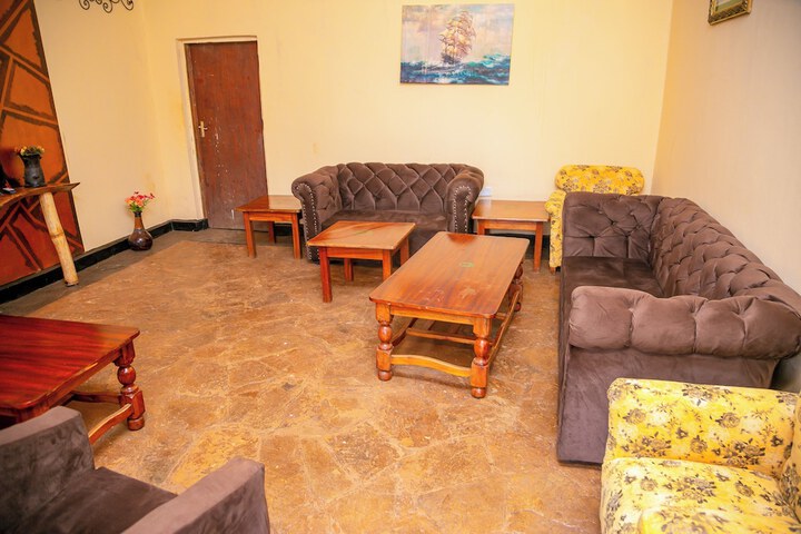 Lounge 45 of 66