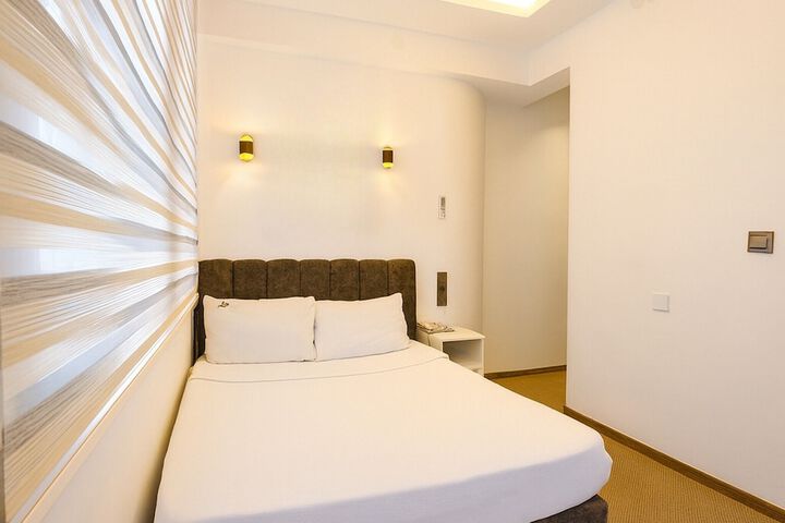 Room 7 of 47
