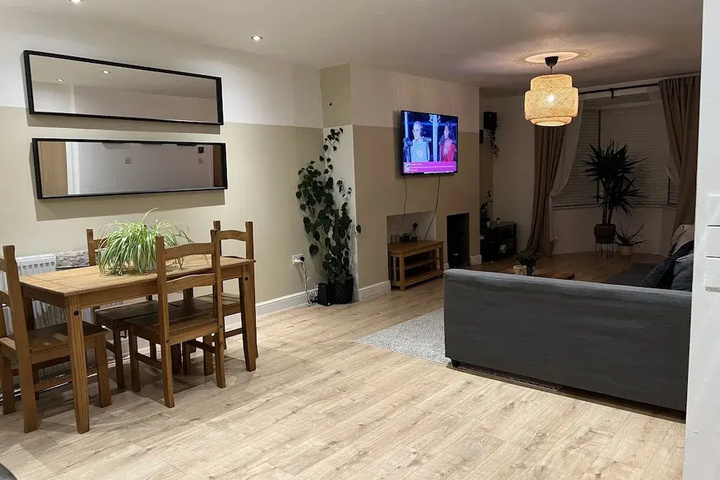 Stunning 3 bed House and Private Garden in Bham