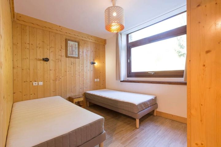 Room 15 of 162