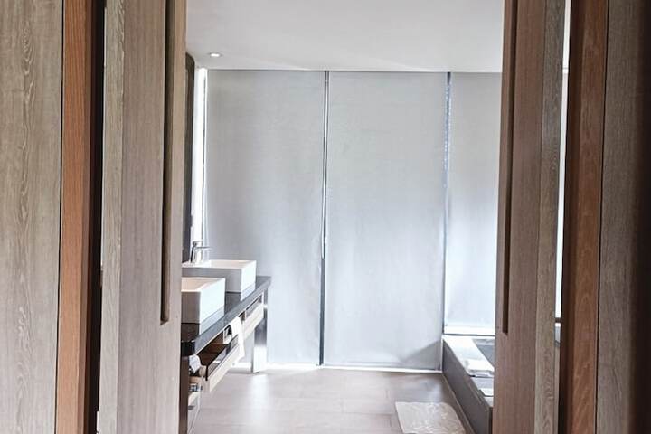 Room 60 of 153