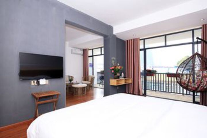 Room 16 of 25