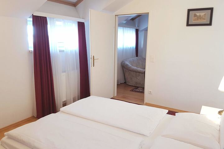 Room 42 of 133