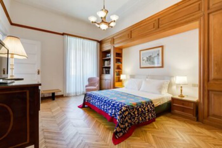Room 16 of 26