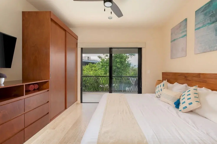 Room 5 of 22