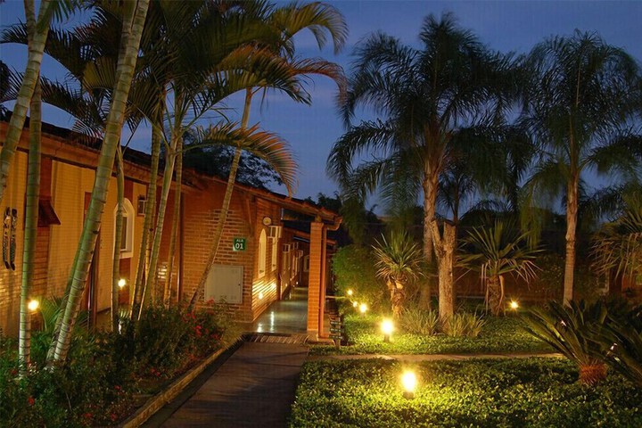 Hotel Exterior 21 of 43