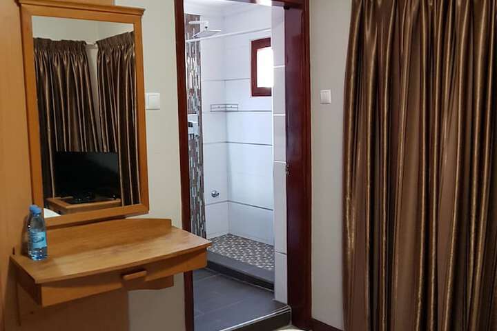 Room 4 of 35