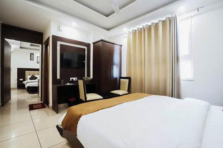 Room 15 of 53