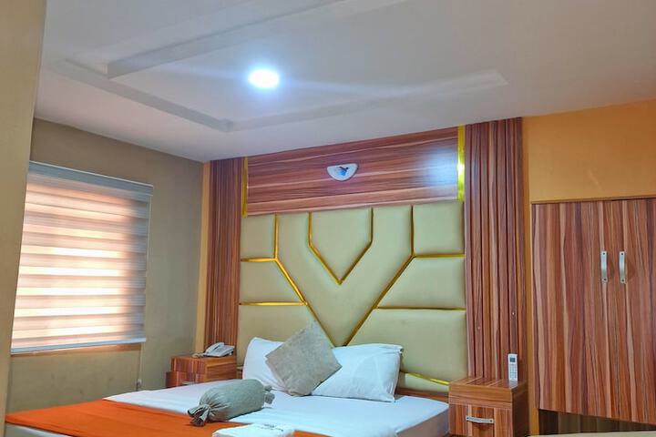 Room 3 of 19