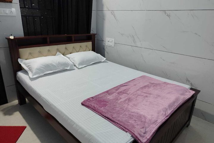 Pranav Deluxe Stay