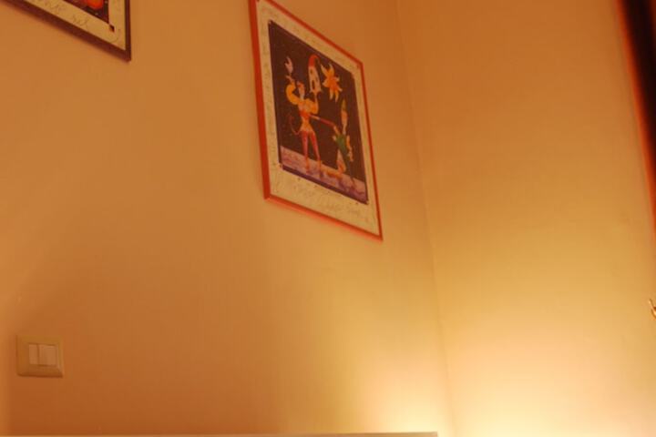 Room 4 of 17