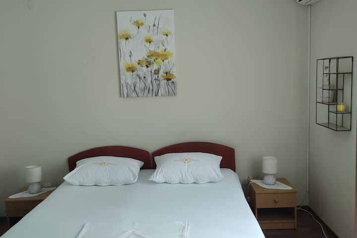 Room 16 of 53