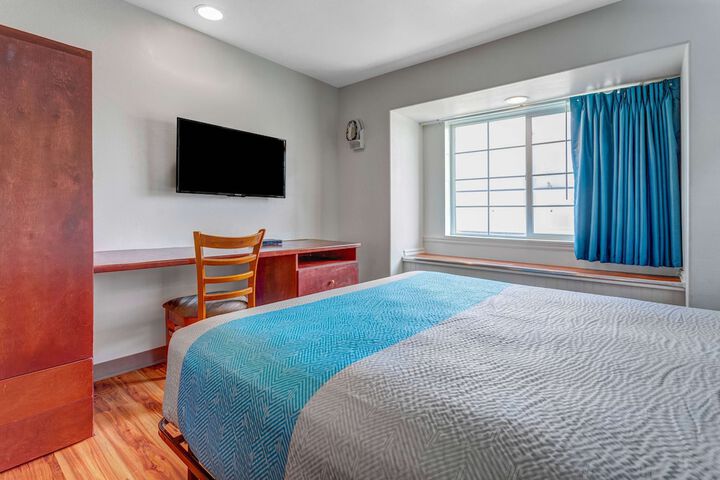 Room 32 of 58