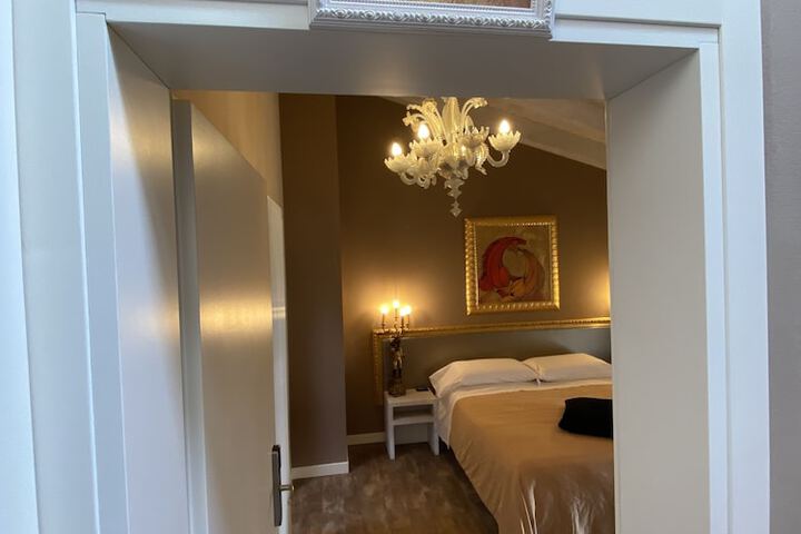 Room 5 of 72