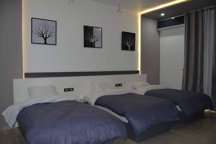 Room 4 of 34