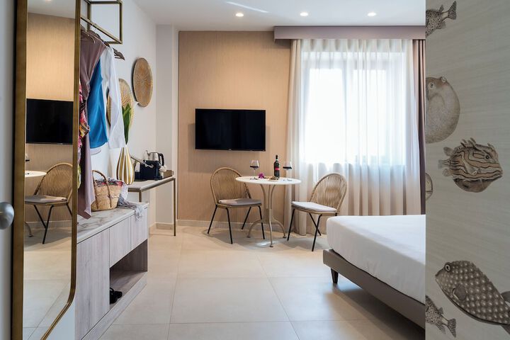Room 15 of 43