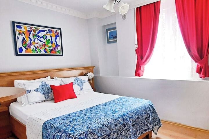 Room 20 of 33