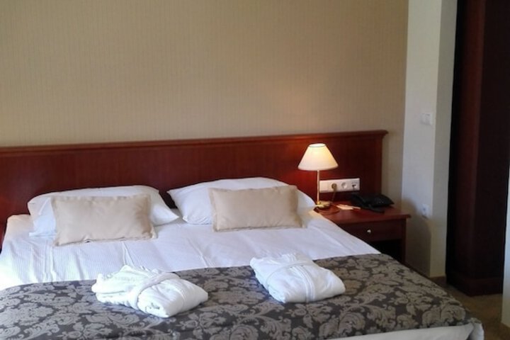 Room 16 of 128